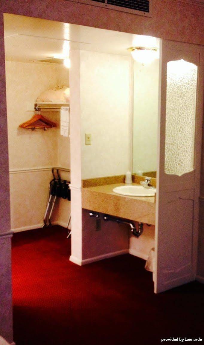 Baugh Motel, Surestay Collection By Best Western Logan Exterior photo