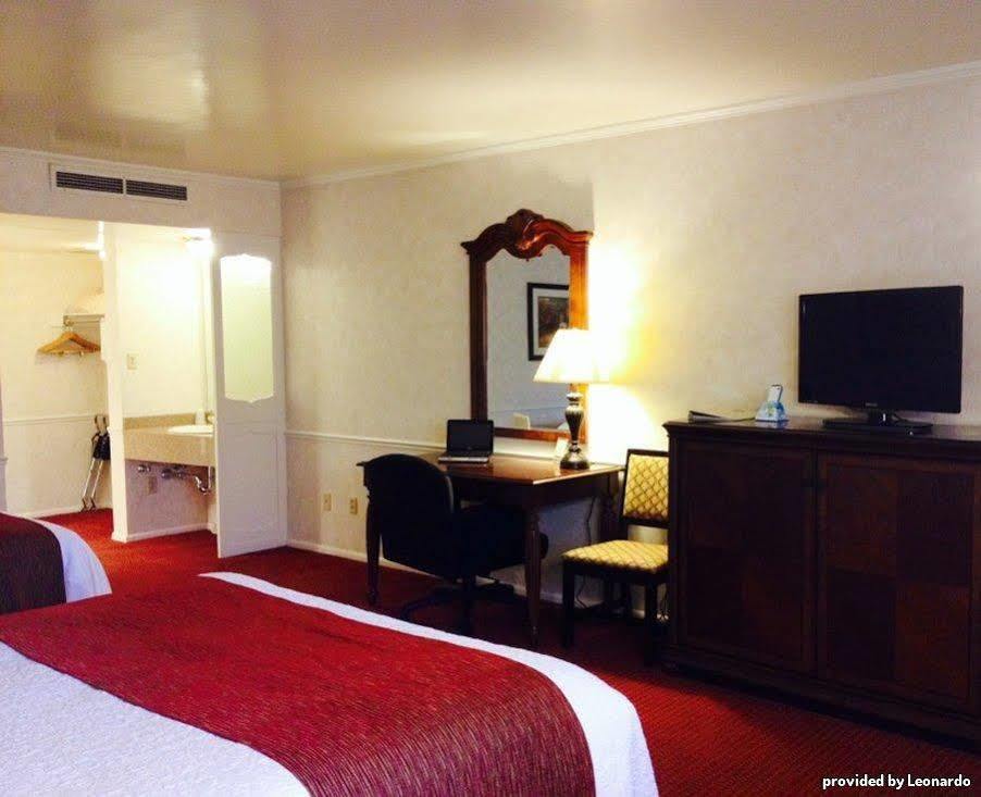 Baugh Motel, Surestay Collection By Best Western Logan Exterior photo
